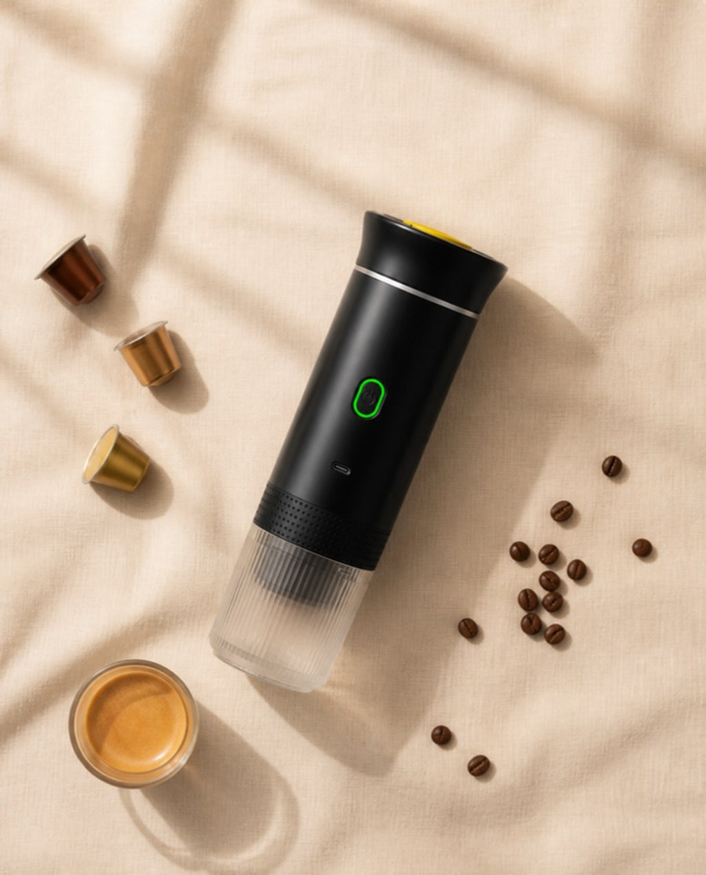 Cafetera Cafena con cápsulas y café